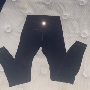 Lululemon Leggings
XS
Good condition